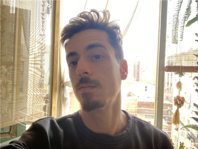 Graduado en arqueología se ofrece para enseñar historia, geografía y otras ciencias sociales, además de materias básicas para primaria