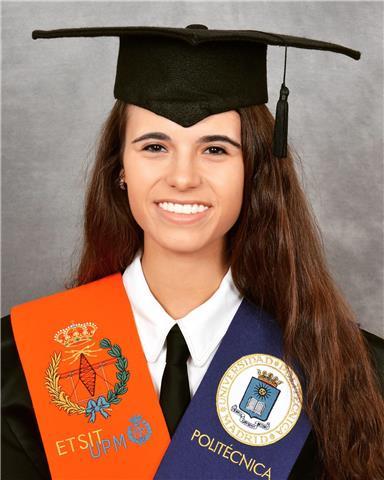 Graduada en ingeniería de telecomunicaciones.
doy clases particulares de matemáticas y física para primaria y la eso