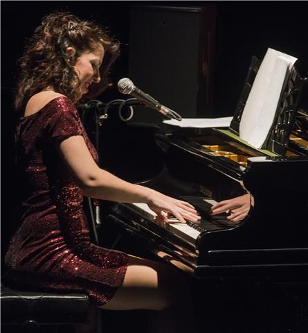 Clases particulares piano clásico y moderno, canto, composición, análisis, armonía, lenguaje musical, acompañamiento