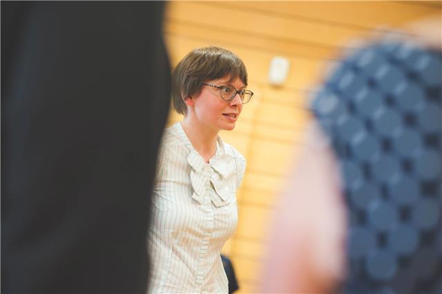 Professeure native d'anglaise à donner les cours en anglais