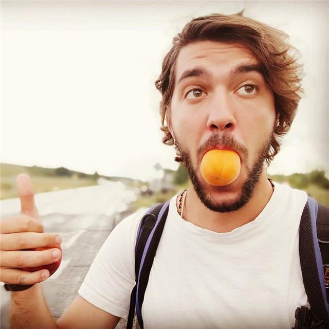 Insegnante con livello madrelingua in inglese e spagnolo