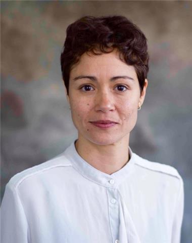 Soy licenciada en arte dramático con dos años cursados en filología hispánica y me ofrezco para dar clases particulares de lengua y literatura