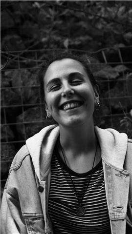 Profesora graduada en Educación Primària especialitzada en música. Clases dinámicas y actividades significativas para adquirir conocimientos y competencias