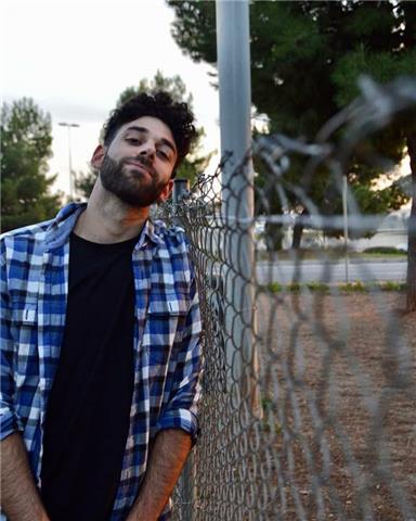 Profesor de primaria y educación infantil, especializado en pedagogia terapéutica, con la capacitación para enseñar valenciano nivel c1 y capacitación para enseñar inglés nivel b2