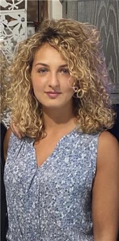 Ragazza 25 anni offre lezioni di italiano , diritto e matematica e aiuto compiti scuole elementari e medie