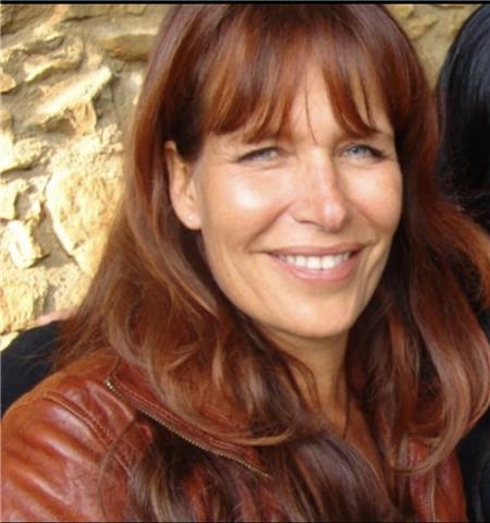 Profesora nativa con años de experiencia profesional internacional (Paris...) da clases de francés a niños y adultos