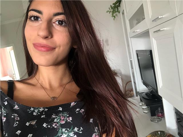 Studentessa universitaria offre ripetizioni di spagnolo e inglese a ragazzi di scuola media e superiore a Moncalieri