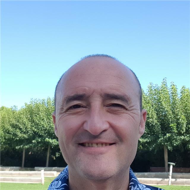 Ingeniero Técnico Colegiado, Master en PRRLL, Master Agroindustrial y C,A,P, en Tecnología,con más de 20 años experiencia en varios sectores tecnológicos como responsable funcional.
Más de 10 años impartiendo formación dentro de empresa a trabajadores y f