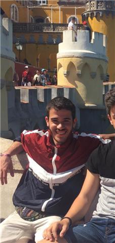 Doy clases particulares de inglés, soy un chico estudiando en la universidad