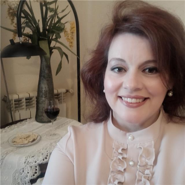 Profesora de inglés nativa ofrece clases de inglés particulares a niños o adultos online por medio de Skype o Zoom