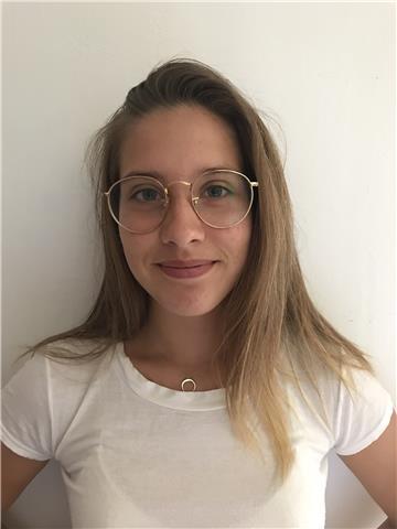 Estudiante universitaria de lengua y literatura catalana ofrece clases en gerona y alrededores