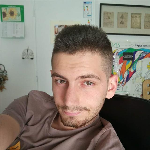 Ragazzo universitario disponibile per ripetizioni presenziali, contattatemi in privato per ulteriori materie di insegnamento e informazioni