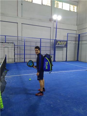 Clases de padel con monitor titulado con experiencia