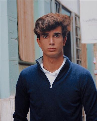 Doy clases particulares de padel o tenis. tengo titulo de monitor de tenis a nivel nacional, y cuento con 5 años de experiencia