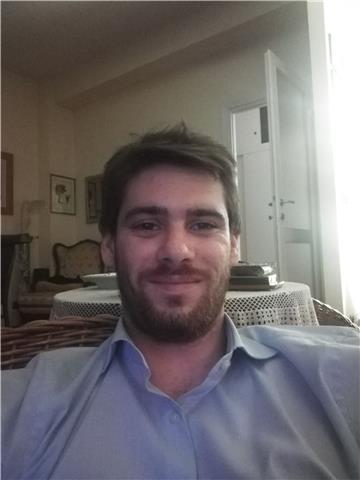 Professore di storia e filosofia, laureato con 110 e lode offre ripetizione in tutte le materie umanistiche