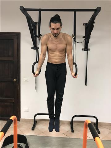 Sono un istruttore di Calisthenics ed offro lezioni private e mirate per chi vuole approcciarsi o migliorare in questa disciplina
