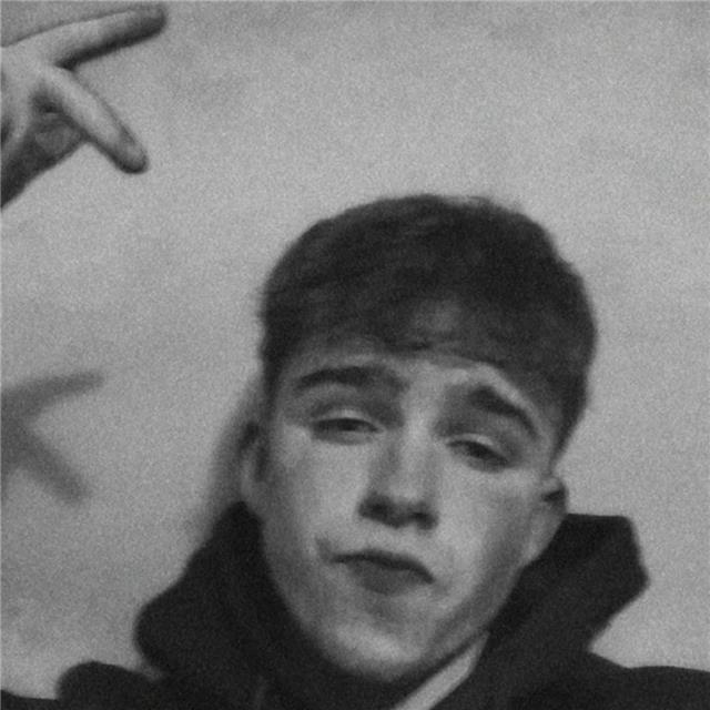 Alumno de segundo de bachiller científico ofrece clases en la zona del maresme y barcelona capital