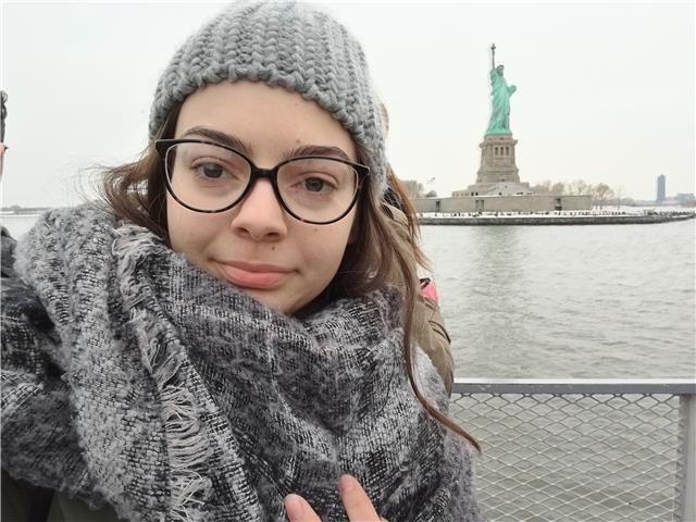 Studentessa universitaria con certificazione C1 di inglese e B2 di francese offre ripetizioni