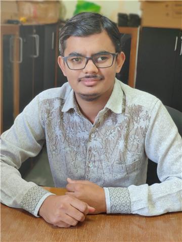 Professional English teacher. I can teach anyone who have requirement of English language