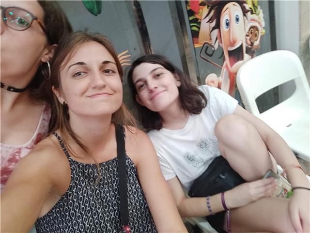 Doy clases particulares a niñ@s de primaria, con residencia en castellón de la plana. tengo 24 años y he estudiado la carrera de magisterio de primari