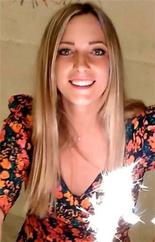 Laureata in Lingue e Culture dei paesi anglofoni ed ispanofoni, con esperienze lavorative e di studi sia in Inghilterra che Spagna, mi offro per impartire lezioni a ragazzi e/o adulti