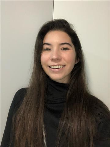Estudiante universitaria de Publicidad y Relaciones Públicas en la Universidad Rey Juan Carlos de Madrid con un certificado TOEIC de nivel C1 para impartir clases de inglés para niños y jóvenes