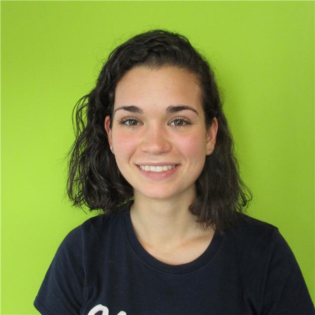 Aunque actualmente soy profesora de inglés, me gusta enseñar cualquier tipo de contenido a infantes de educación primaria y secundaria, especialmente relacionado con las lenguas. soy una persona activa por lo que me estoy formando contínuamente y tengo un