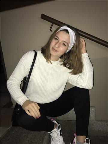 Profesora de asignaturas de primaria, principalmente inglés, como máximo enseño a niños de la eso