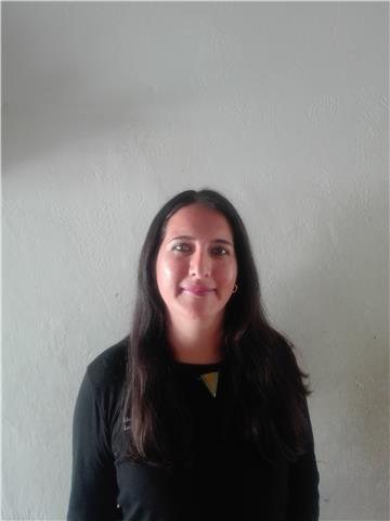 Profesora de apoyo escolar presencial, cuidado y formación en asignaturas como: inglés, español, matemáticas, música y religión