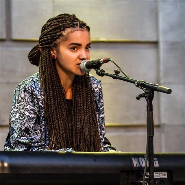 Professeur de piano et de chant certifiée pour enfants et adultes, tous niveaux