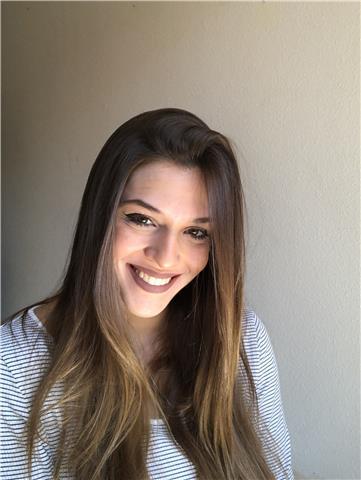 Organizadora de eventos y consultora en el área tecnológica, tengo formación complementaria en idiomas (Certificado C1 en francés y en proceso para el de inglés).
Graduada en Publicidad y Relaciones Públicas y Máster en organización y dirección de eventos