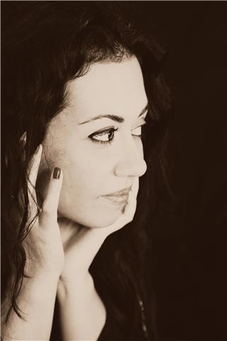 Ho imparato ad amare la matematica e le materie scientifiche perchè ho sempre visto i problemi ed i quesiti come dei giochi da risolvere. mi propongo di trasmettere il sapere attraverso il gioco, il divertimento, ai bambini e di risolvere il  problema  de