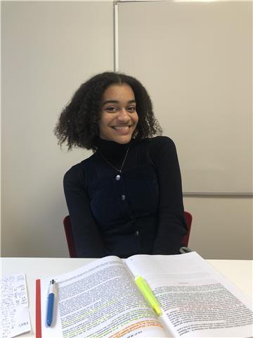 Etudiante en droit offre des cours particuliers de français, interactifs et pédagogiques