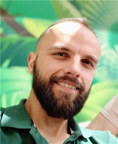 Profesor de inglés dinámico con amplia experiencia