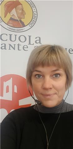 Per imparare a tradurre, lavorando sulle versioni che hai per compito o approfondendo i passaggi più impegnativi