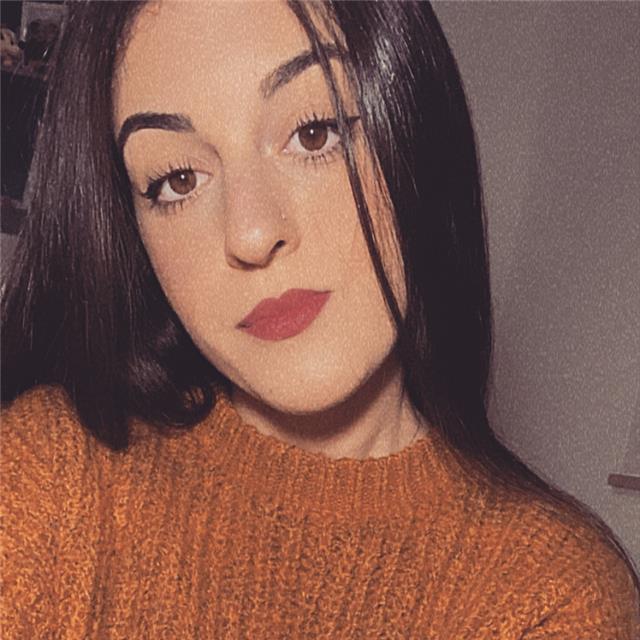 Ragazza di 28 anni, appassionata di matematica. Impartisco lezioni a chi ha bisogno di aiuto, in tutti le materie, tranne lingue