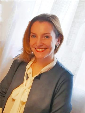 Get Ready con MoonHeartEnglish Corsi innovativi di lingua inglese rivolti ad adulti e ragazzi, individuali o di gruppo. Sistemazione CV e inglese settoriale e pratico per il lavoro. Traduzioni Eng-Ita