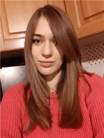 Mi chiamo Anna. Livello di russo: madrelingua. Pronta pre lezioni online