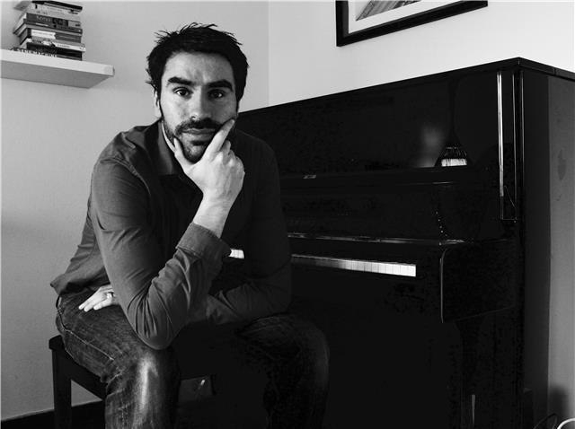 🎶 titulado en piano y doctor en educación musical ofrece clases de piano: aprende todo tipo de estilos (jazz, clásico, rock, neo-soul, etc.) 🎶