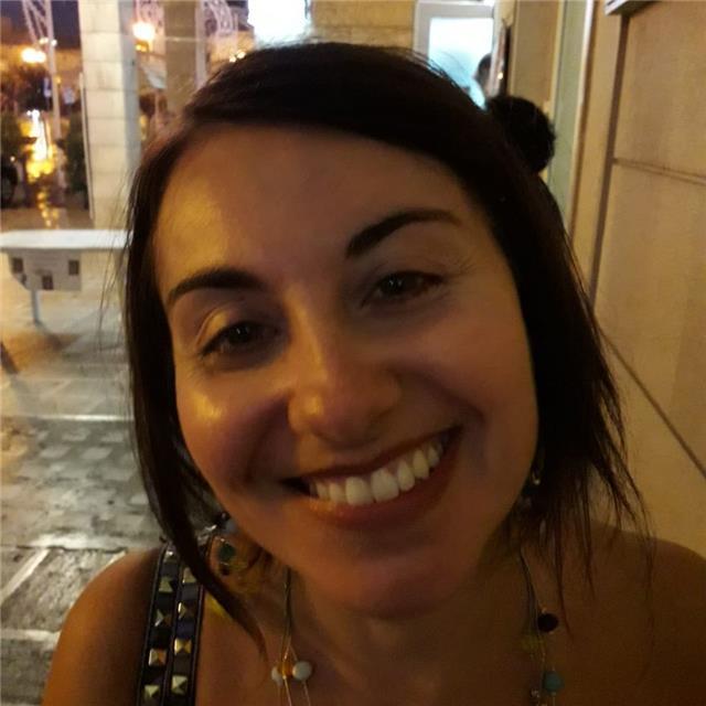 insegno diritto a studenti di scuole medie superiori , universitari e a chiunque voglia apprendere questa meravigliosa materia
