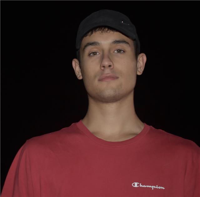 Doy clases de matemáticas para todo el programa de secundaria y bien algo de fisica
(+ )