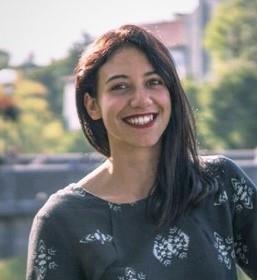 Laureata in lingue, con svariate esperienze di studio e lavoro in paesi anglofoni, offre ripetizioni a bambini e ragazzi, oltre che lezioni per qualsiasi livello ad adulti