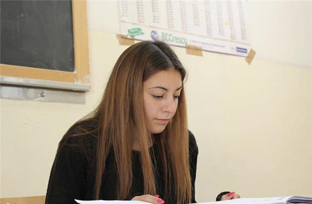 Studentessa universitaria impartisce lezioni private, disponibile anche per aiuto compiti e recupero di materie