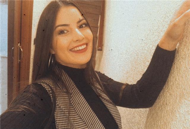 Maestro de primaria con mención en pedagogía terapéutica que imparte todas las materias