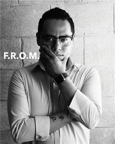 Profesor de Filosofía y materias de ciencias sociales