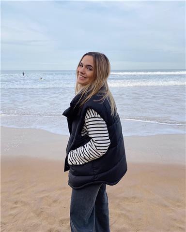 Doy clases particulares de inglés y ofrezco ayuda en cualquier otra materia escolar para ayudar a los alumnos a terminar el curso de la mejor manera