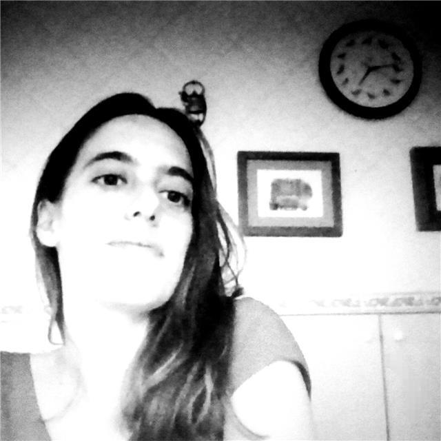 Imparto clases de lengua castellana y literatura, dirigidas tanto a estudiantes de bachillerato y eso como estudiantes extranjeros