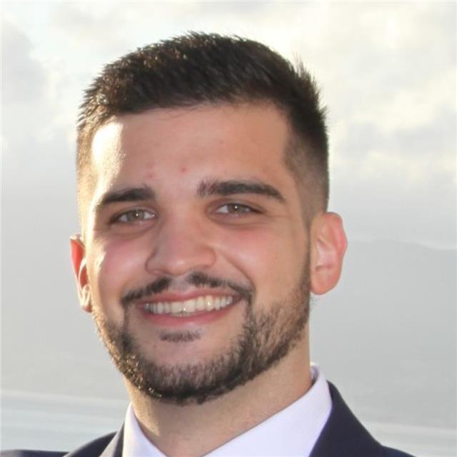 Laureato in Filosofia offre lezioni di Discipline Umanistiche e supporto tesi per studenti universitari e della scuola secondaria