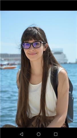 Diplomata in inglese con certificazione IELTS C1 e laureata in psicologia offre ripetizioni