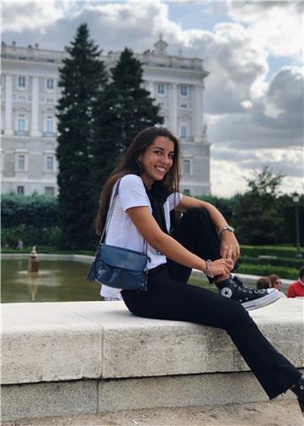 Doy clases particulares a niños/as desde p3 hasta bachillerato (científico) de: matemáticas, castellano, catalán, inglés, química, biología